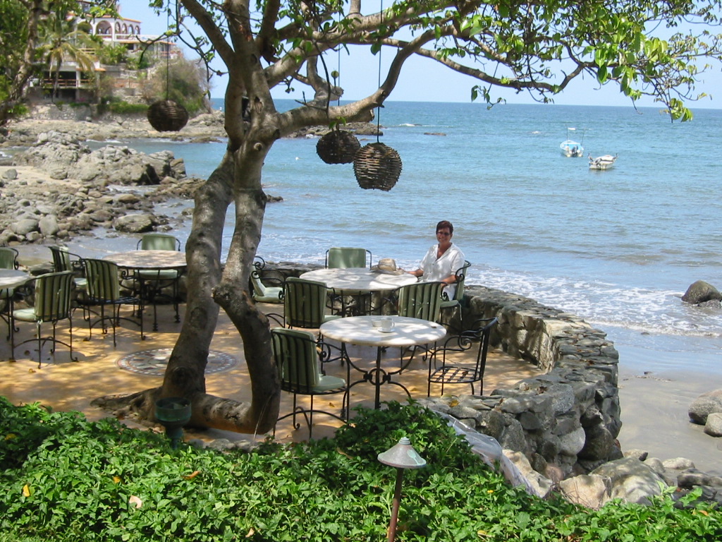 Sayulita - beer on the beach